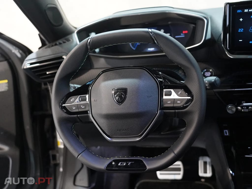 Peugeot E-2008 54 kWh GT