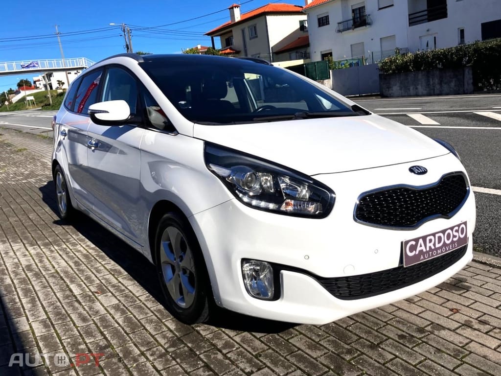 Kia Carens 1.7 CRDi 115 Dream Team Edition