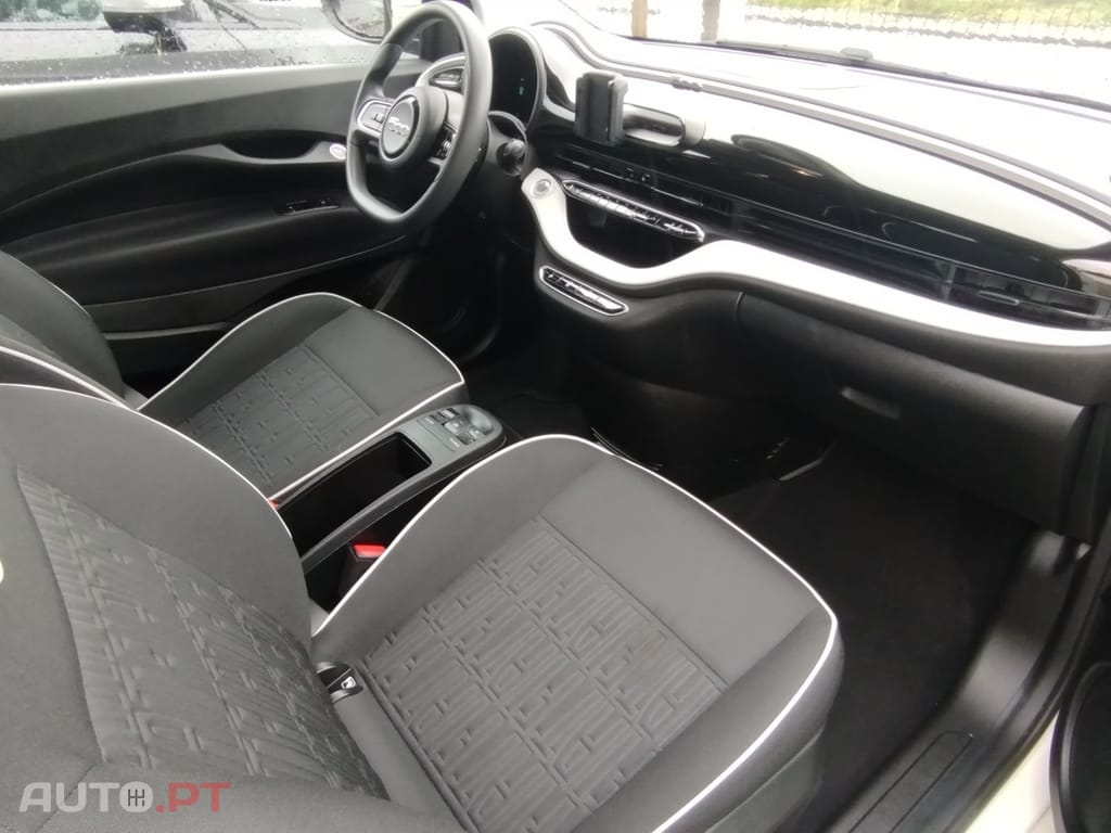 Fiat 500e Action