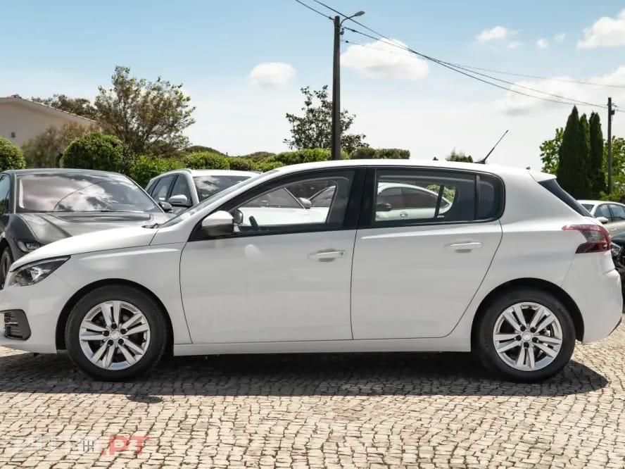 Peugeot 308 1.5 BlueHDi Business Line