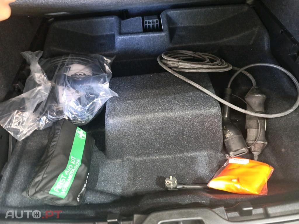 Volvo XC40 1.5 T4 PHEV Essential