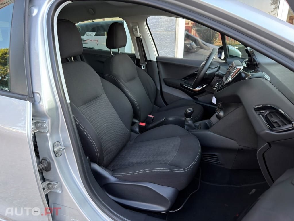 Peugeot 208 1.2 PureTech Style