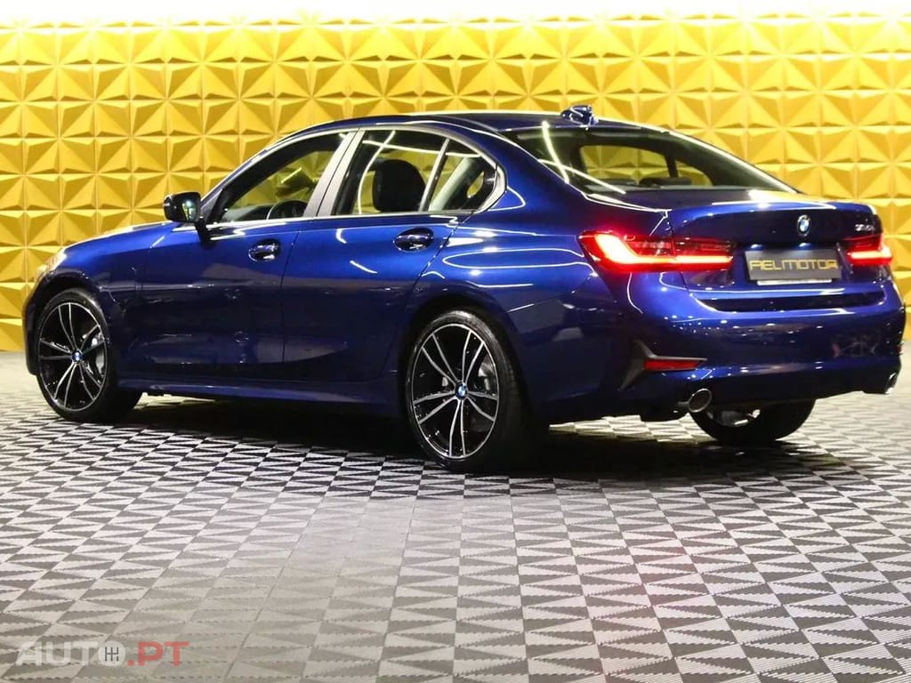 BMW 330 e Line Luxury Auto