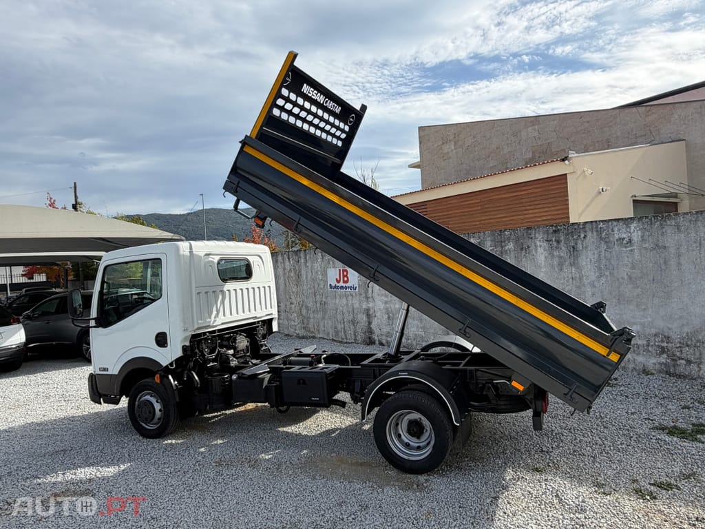 Nissan Cabstar 2.5 dCI 3LUG Tri-Basculante 62.000 Kms