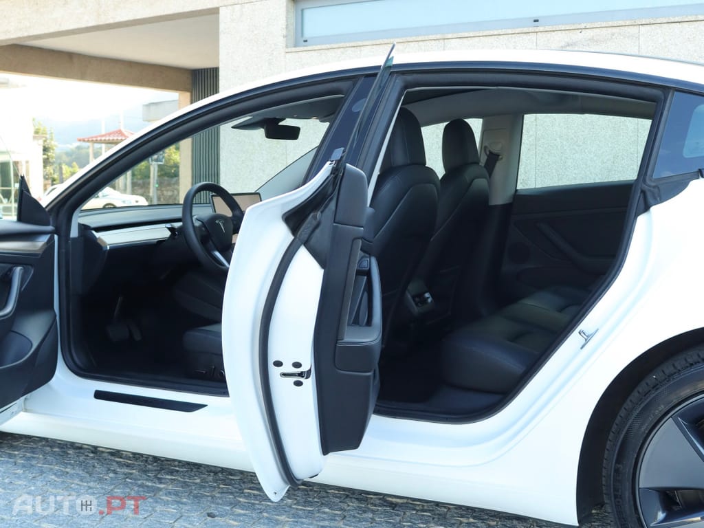 Tesla Model 3 Long-Range Dual Motor AWD