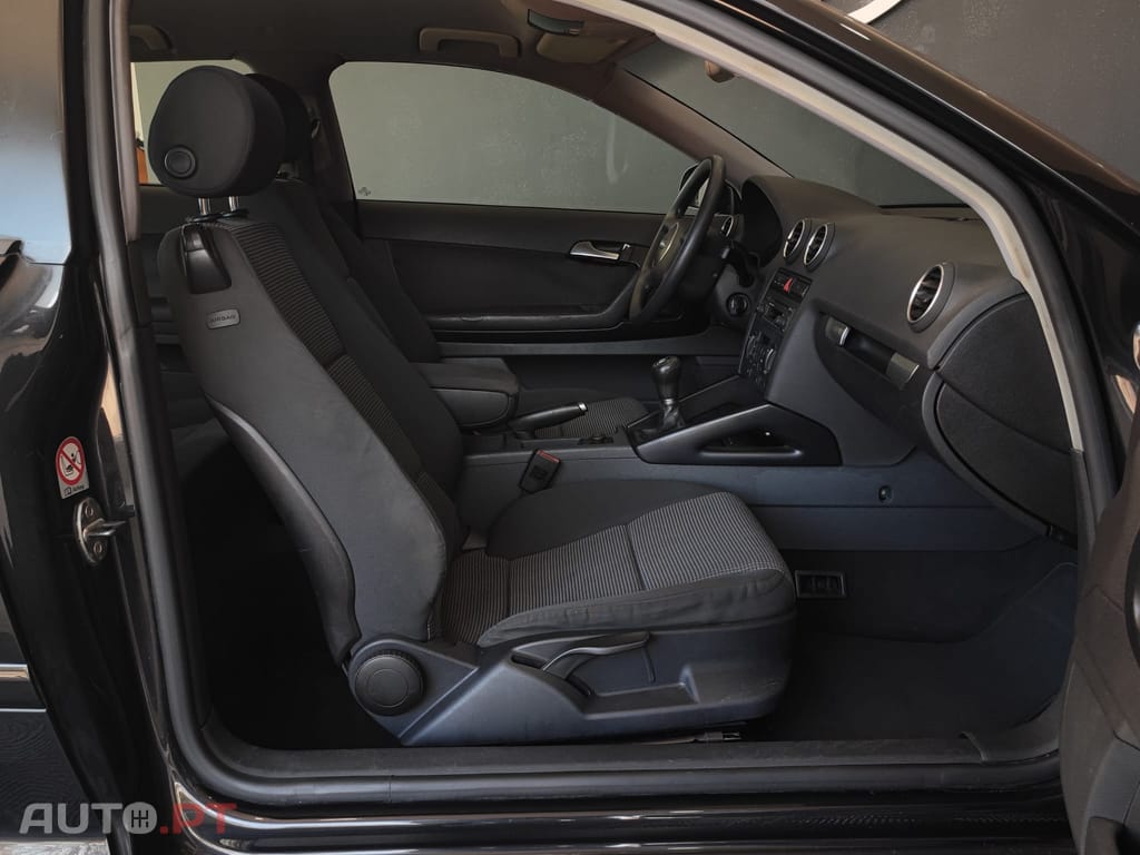 Audi A3 2.0TDI AMB (1DONO)