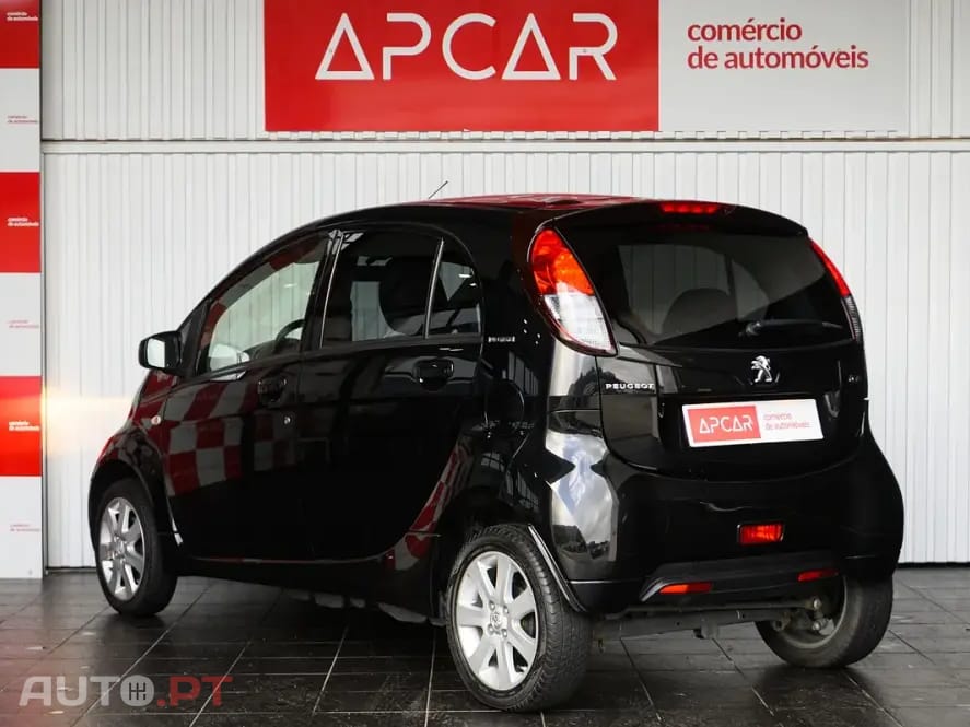 Peugeot iOn Active