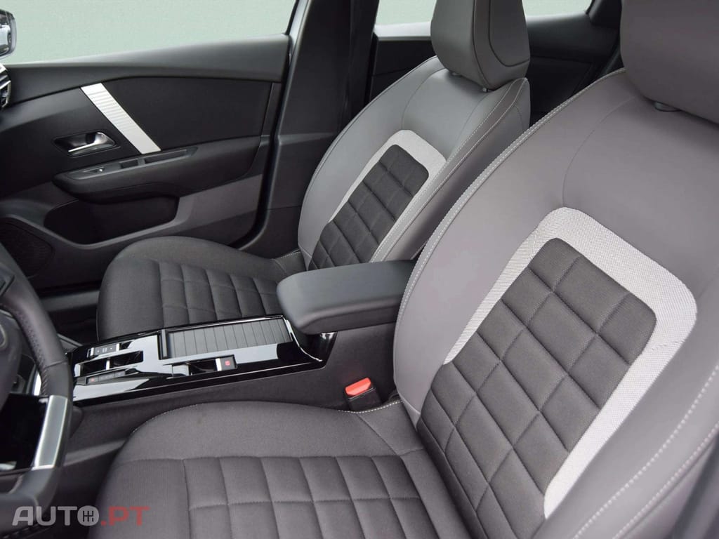 Citroen C4 1.2 Hybrid Plus e-DSC6