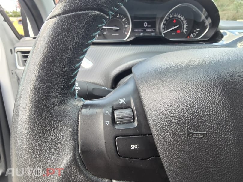 Peugeot 2008 1.2 PureTech Allure