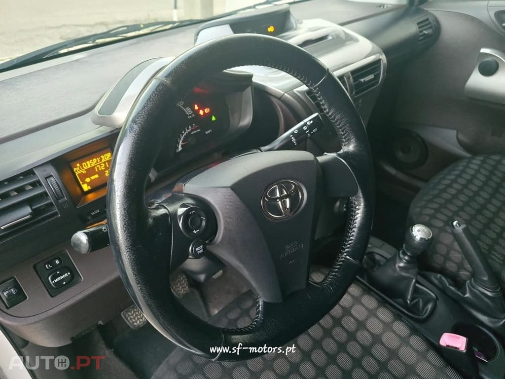 Toyota iQ 1.0 VVT-i 2 EP