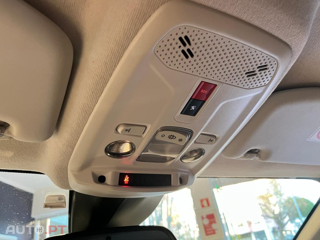 Peugeot E-208 50 kWh Allure Pack