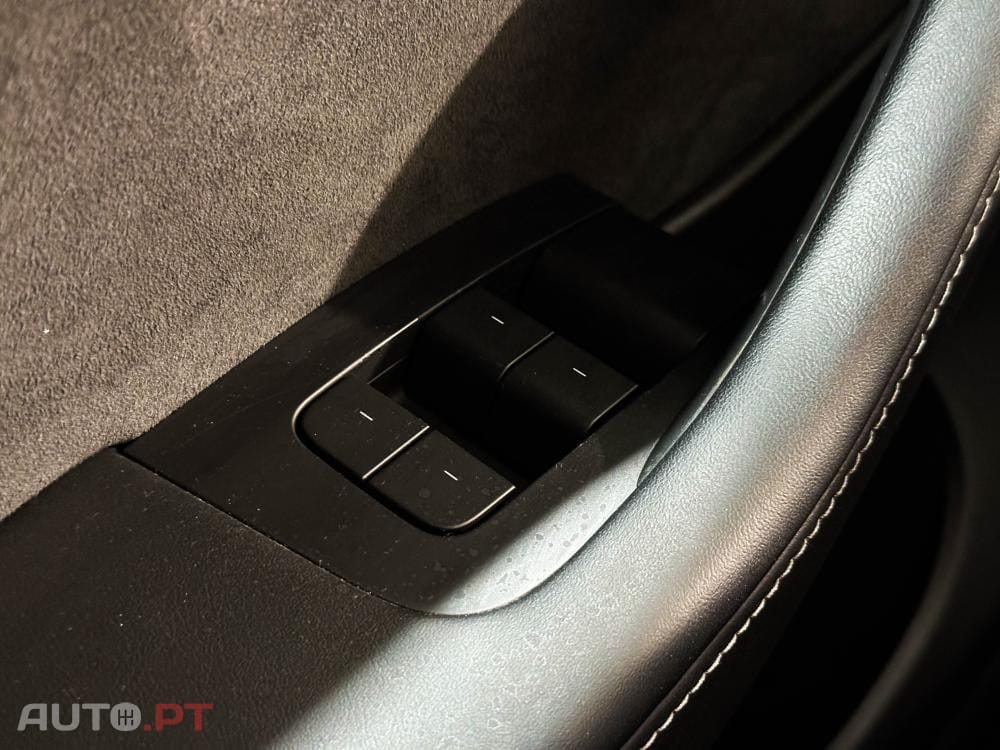 Tesla Model Y Long Range Dual Motor AWD