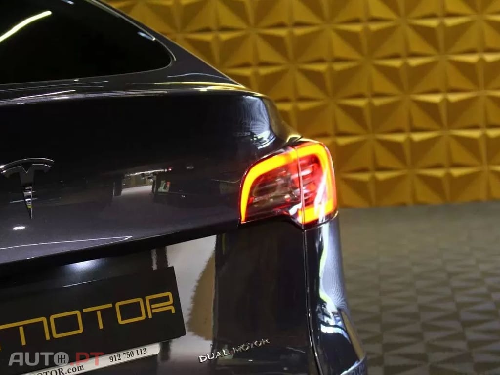 Tesla Model Y Long Range Tração Integral