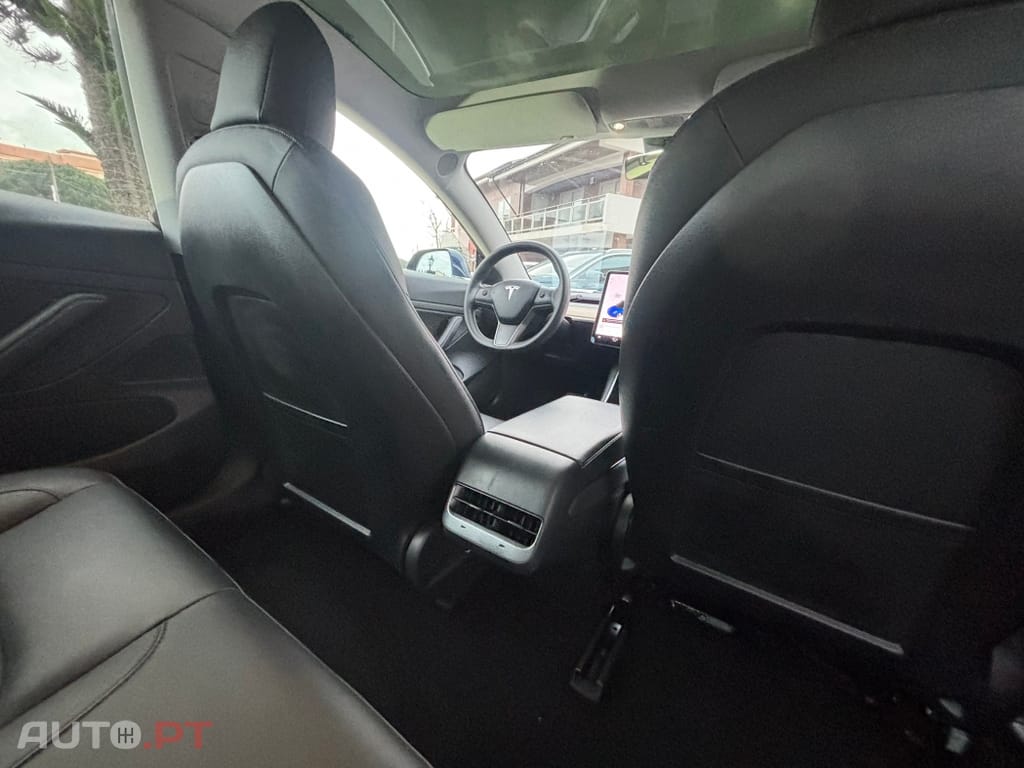 Tesla Model 3 Standard Range Plus RWD