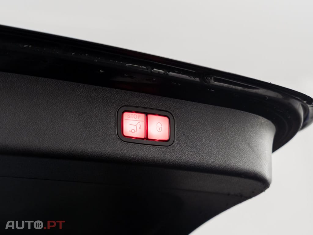 Mercedes-Benz E 300 e Avantgarde