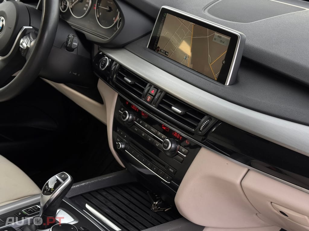 BMW X5 25 d sDrive Comfort 7L
