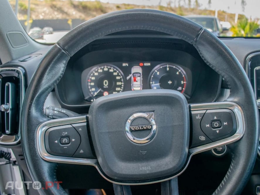 Volvo XC40 2.0 D3 Momentum