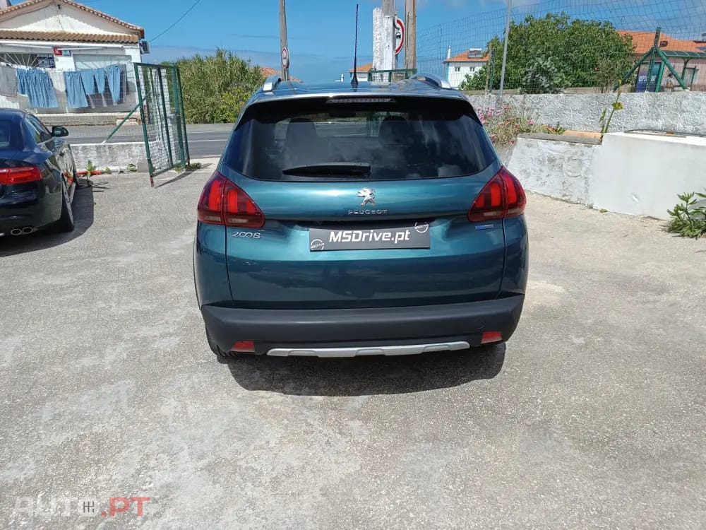 Peugeot 2008 1.2 VTi Active