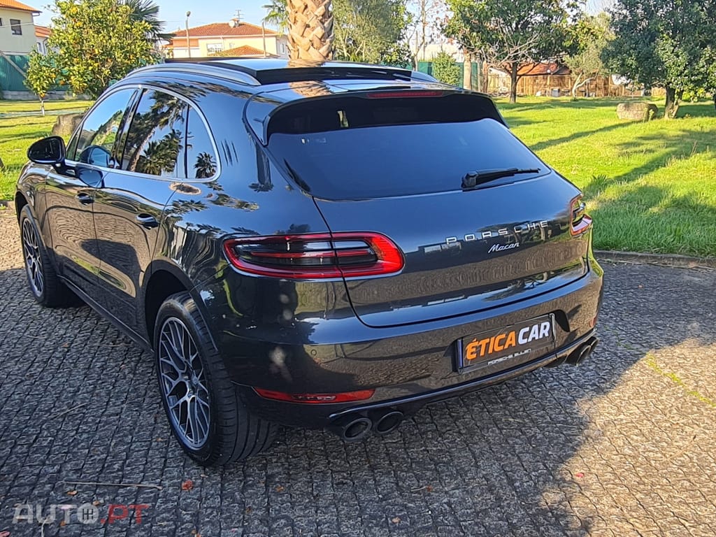 Porsche Macan Outro