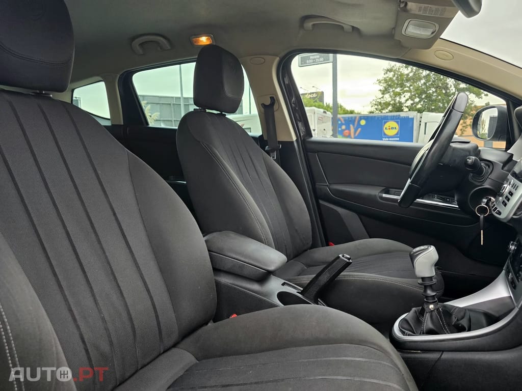 Lancia Delta 1,6 JTD M- JET GOLD