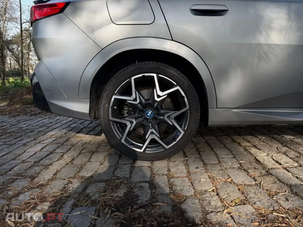 BMW iX2 xDrive30 Pack Desportivo M Pro