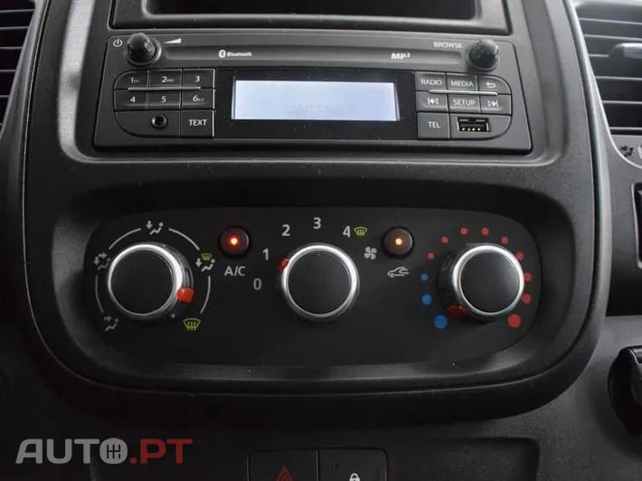 Renault Trafic 2.0 dCi L1H1 (C/ Frio)