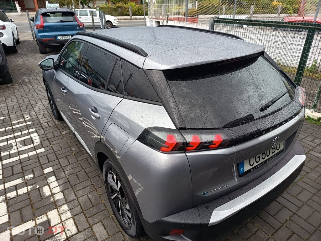 Peugeot E-2008 50 kWh Allure