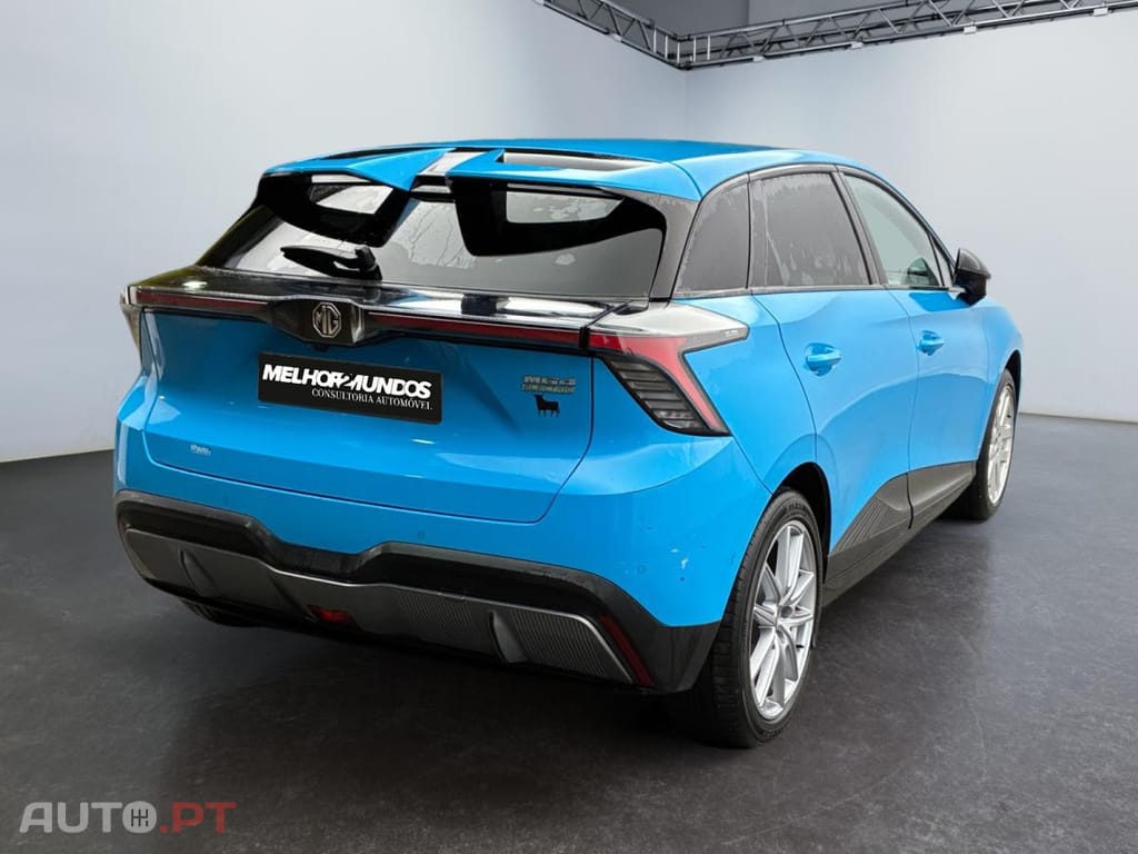 MG MG4 64 kWh Luxury