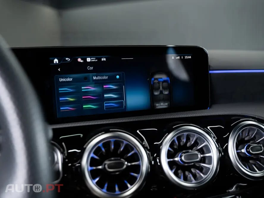 Mercedes-Benz A 250 e AMG Line