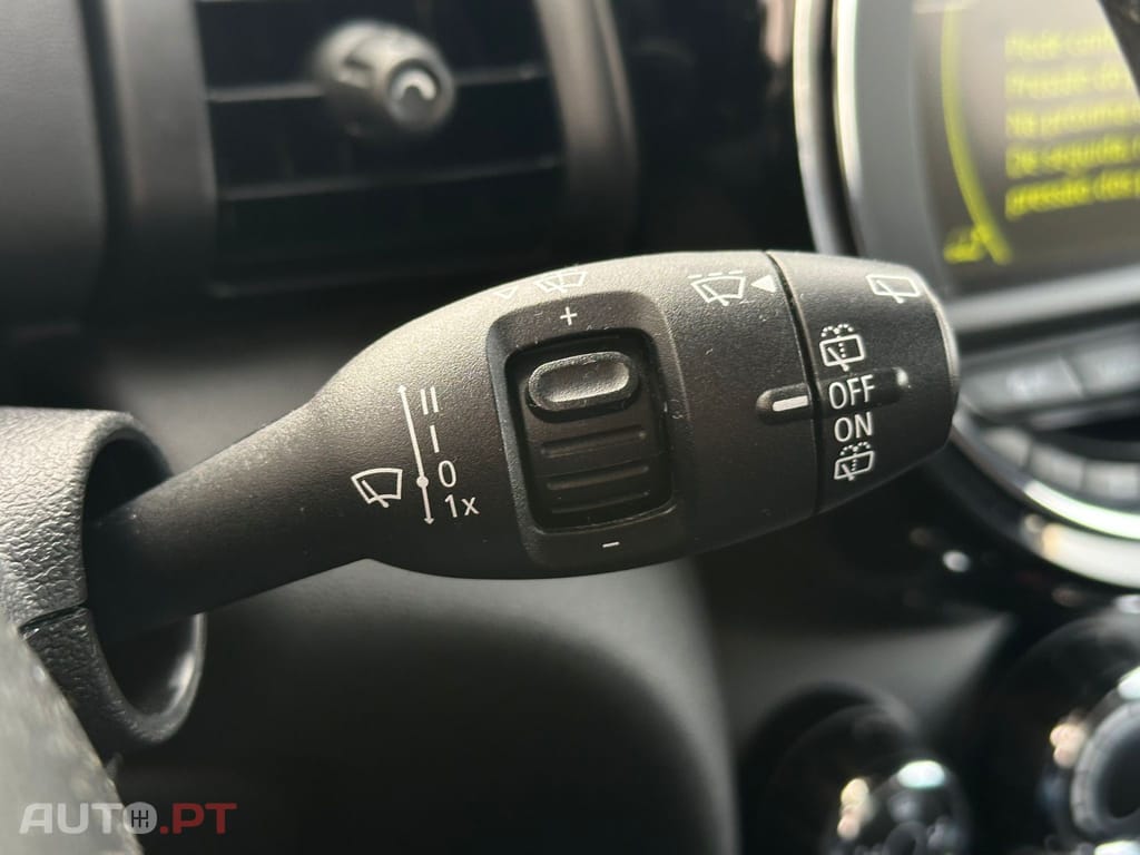 MINI Cooper One Blackyard