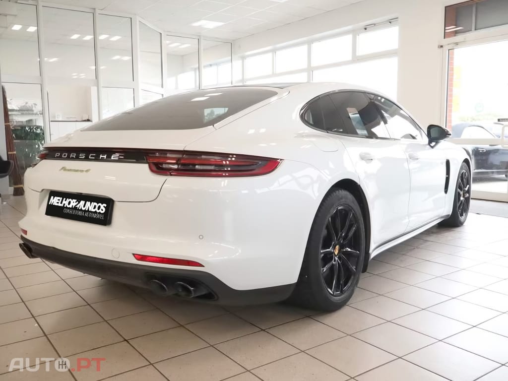 Porsche Panamera 4 E-Hybrid