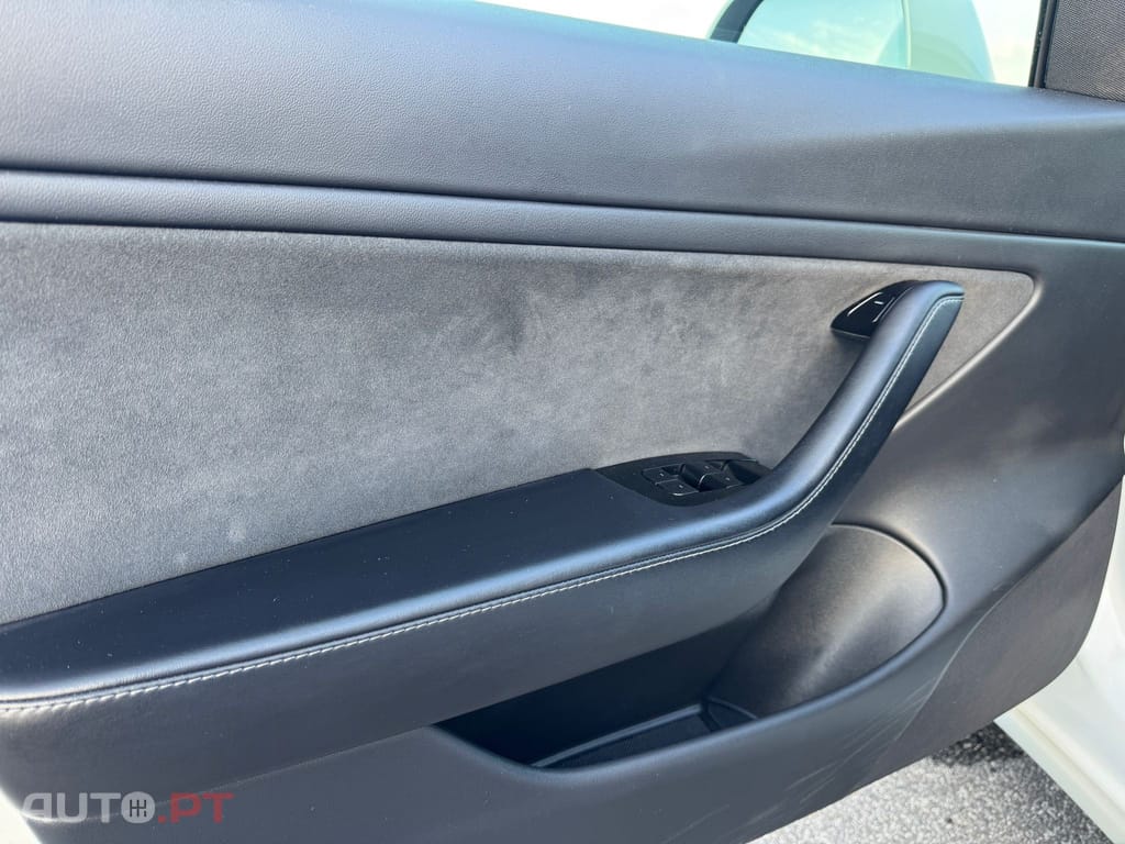 Tesla Model 3 Long-Range Dual Motor AWD