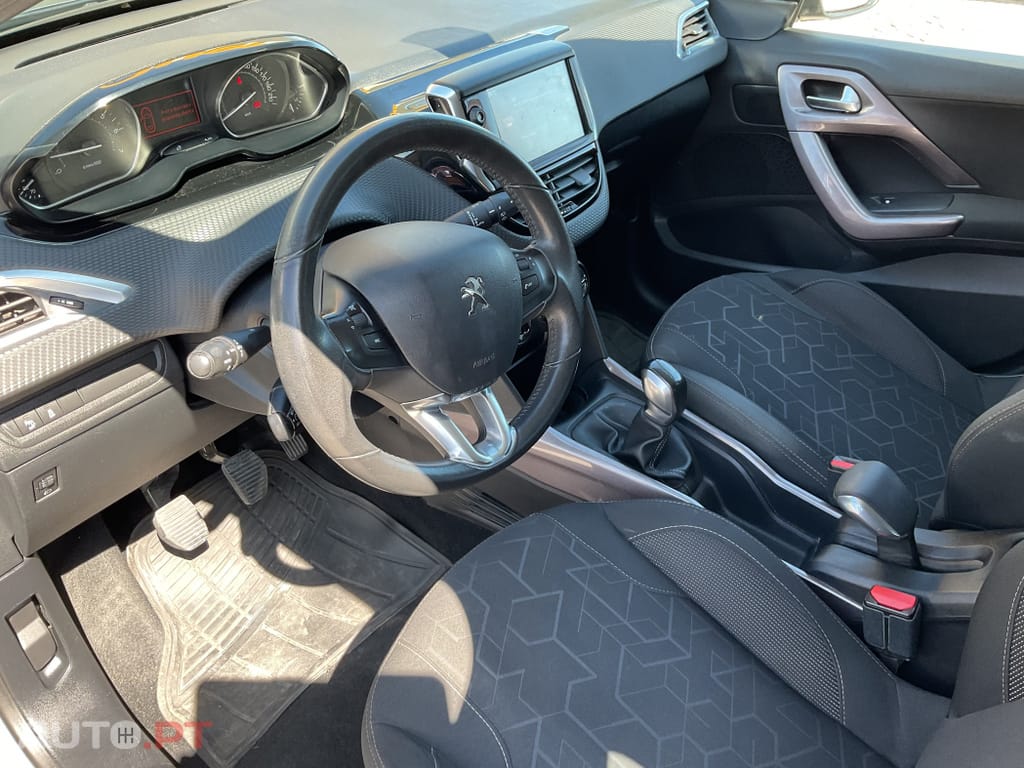 Peugeot 2008 1.2 PureTech Style