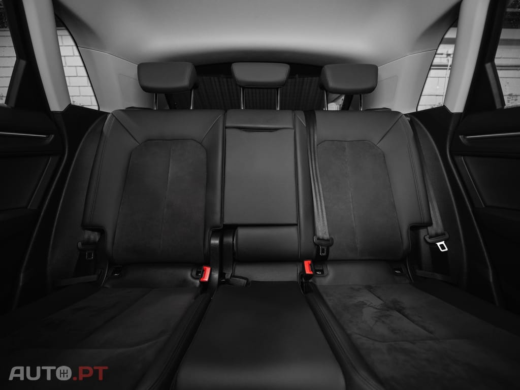 Audi Q3 45 TFSIe S line S tronic