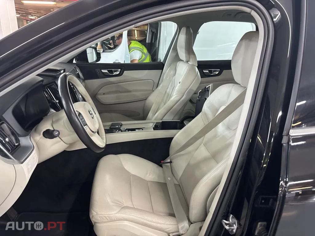Volvo XC60 2.0 D4 Momentum Plus Geartronic
