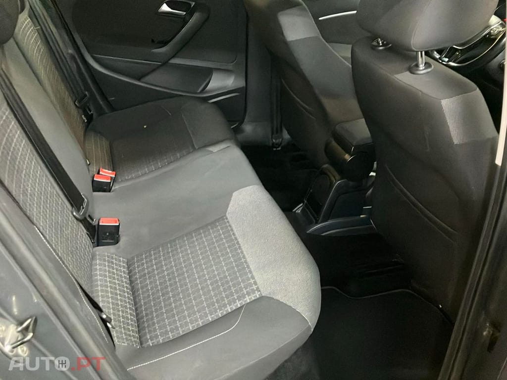 Volkswagen Polo 1.0 Confortline