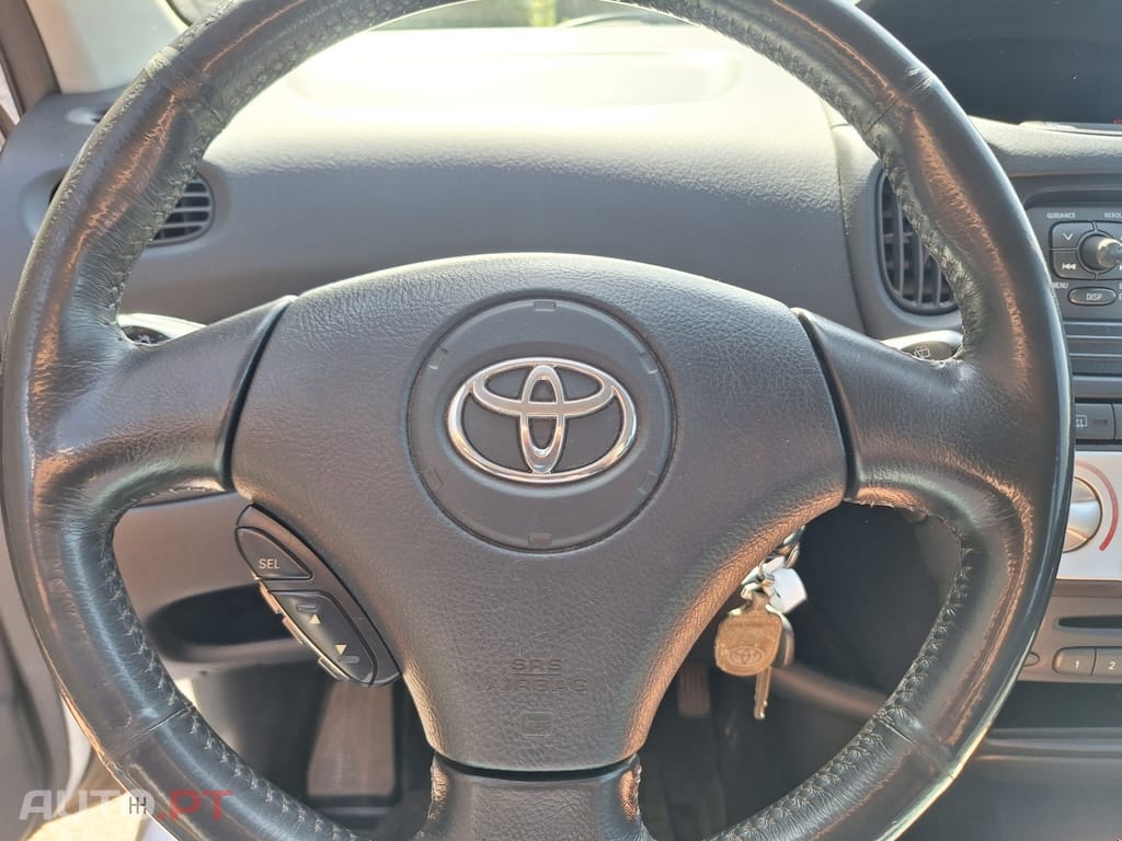 Toyota Yaris Verso 1.4 D-4D Sol