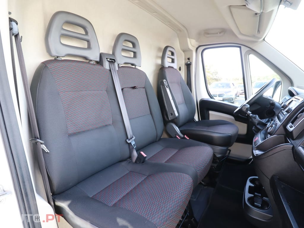 Peugeot Boxer 2.0 BlueHDi 330 L2H2 Premium