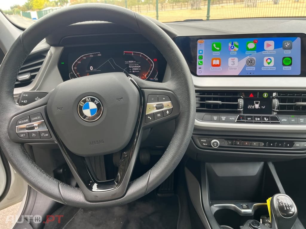 BMW 118 i Advantage — fotografia 11