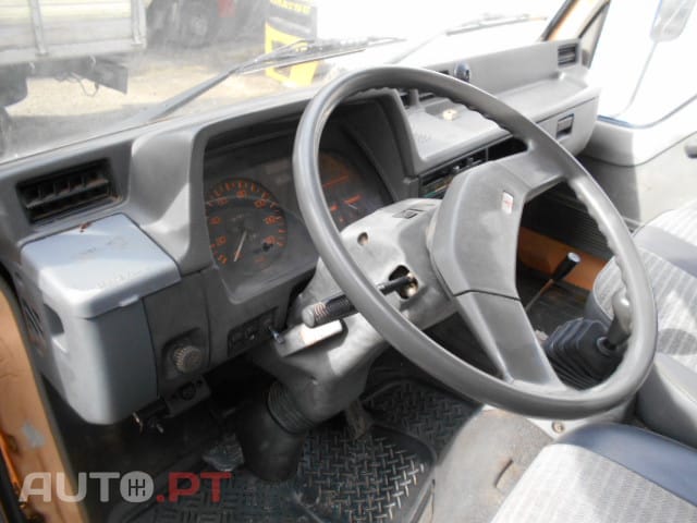 Mitsubishi Canter 3.3 Tri-Basculante