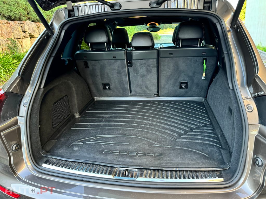 Porsche Cayenne S E-Hybrid Platinum Edition