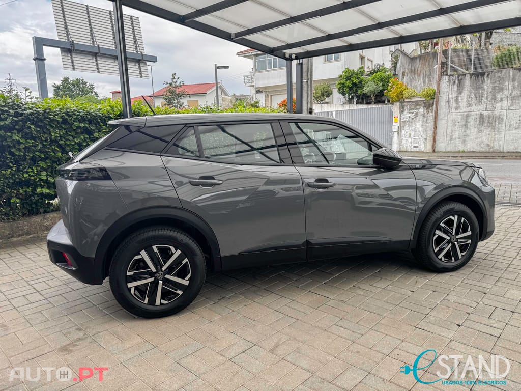 Peugeot E-2008 Active