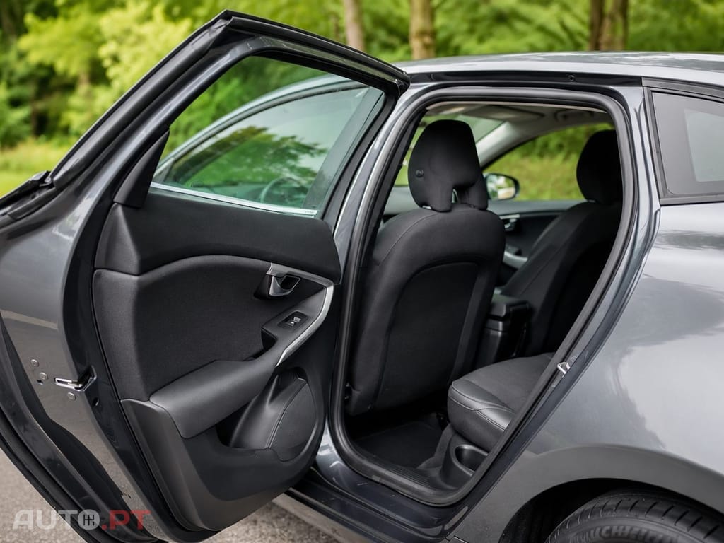 Volvo V40 1.6 D2