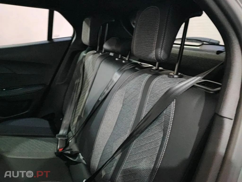 Peugeot 2008 1.5 BlueHDi Allure EAT8