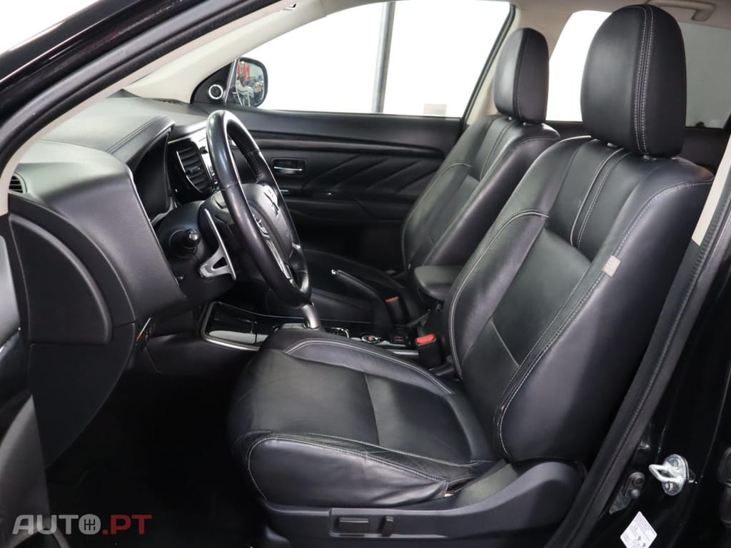 Mitsubishi Outlander 2.0 Mivec PHEV Intense Navi