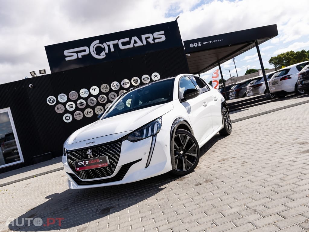 Peugeot 208 1.5 BlueHDi GT — fotografia 4