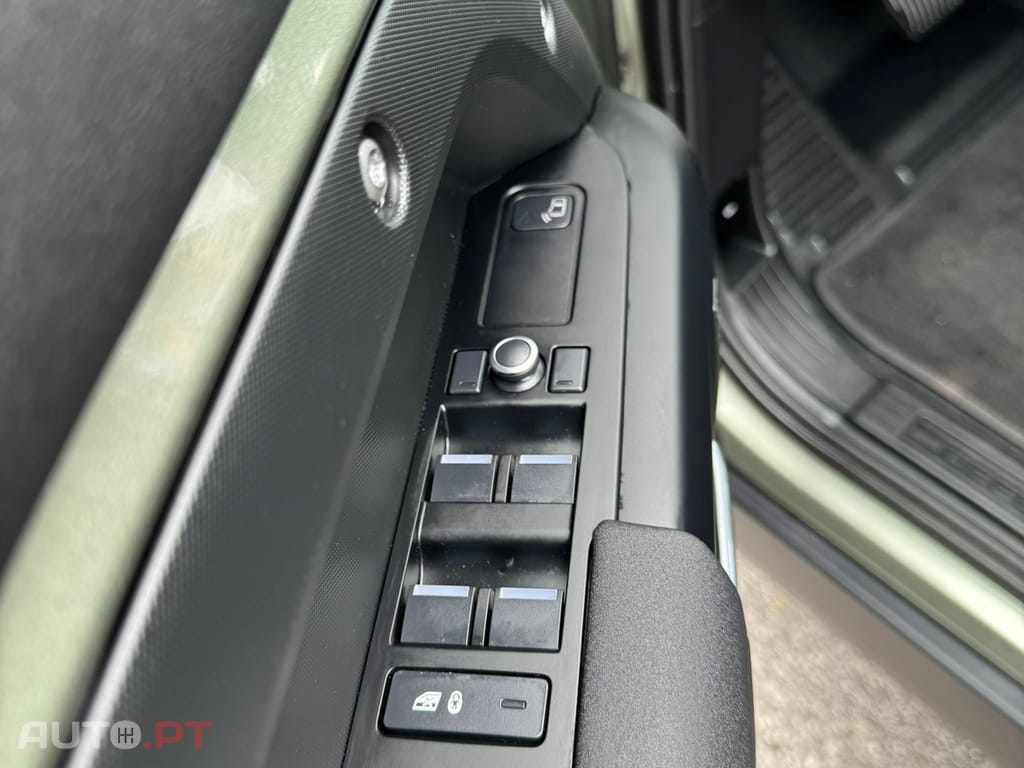 Land Rover Defender 2.0 D 110 AWD S