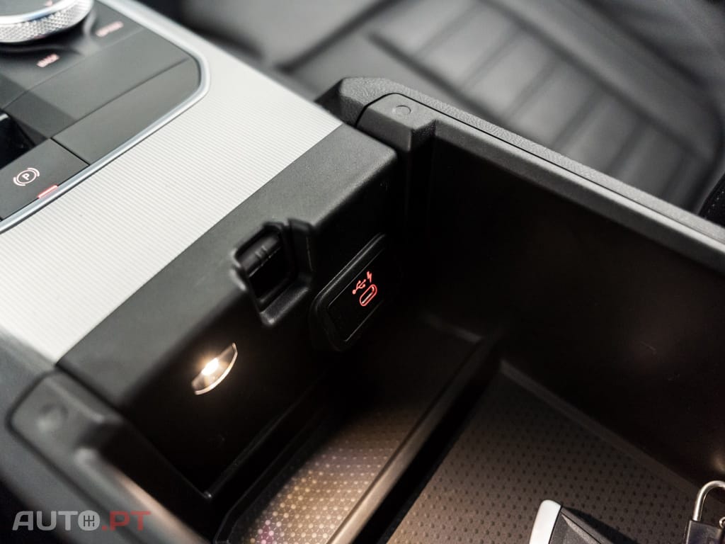 BMW 320 e Line Sport Auto