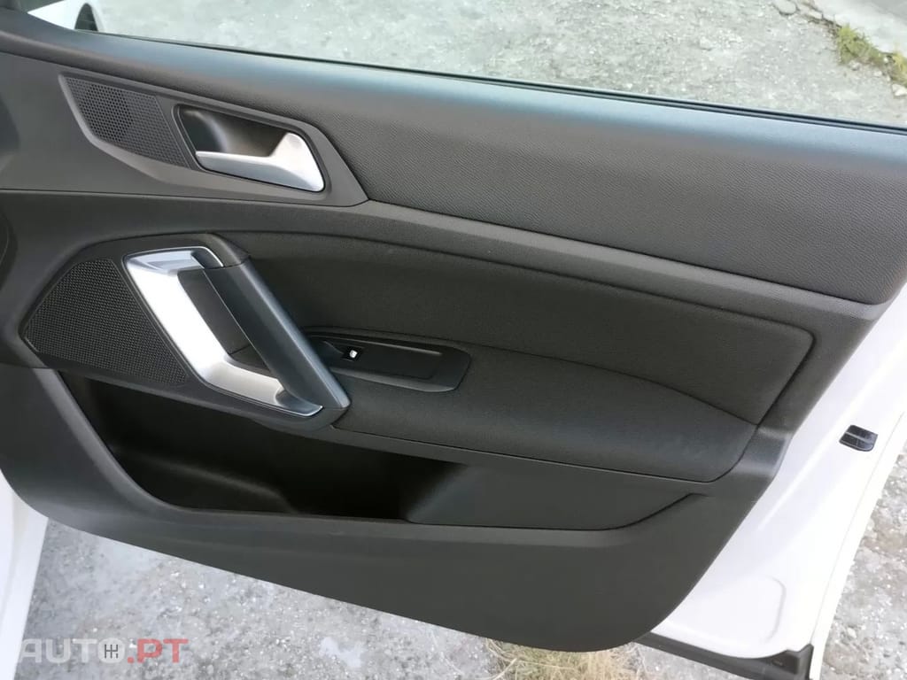 Peugeot 308 1.5 BlueHDi Business Line