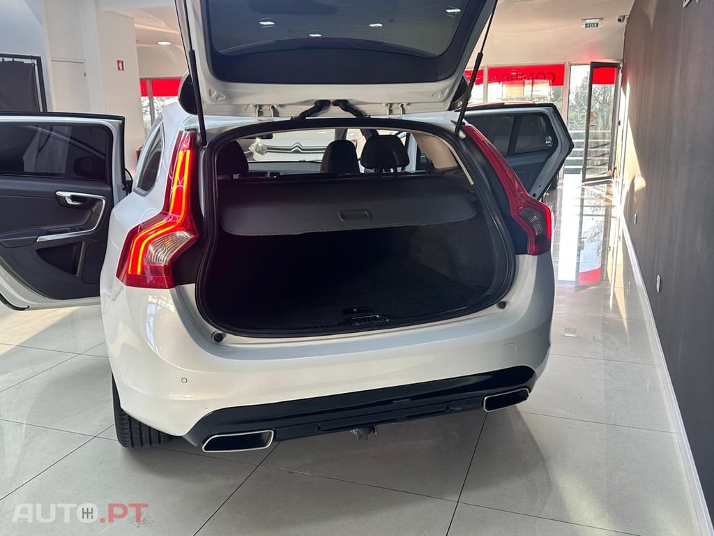 Volvo V60 2.0 D4 Momentum Eco